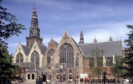 De Oude Kerk, het oudste gebouw van Amsterdam