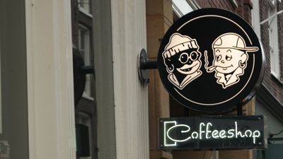 Amsterdaam coffeeshop entrance sign