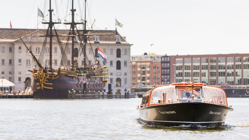 Crucero por los canales de Ámsterdam durante el día 5