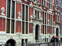 House with the heads on Keizersgracht canal