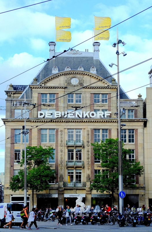 Department stores and shopping  centres  in Amsterdam  