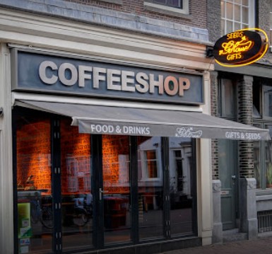 Amsterdam coffeeshop Greenhouse United entrance