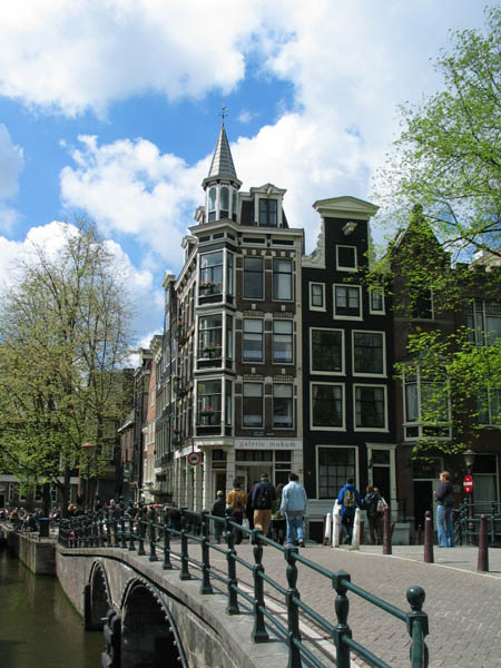Bridge Grimburgwal Amsterdam