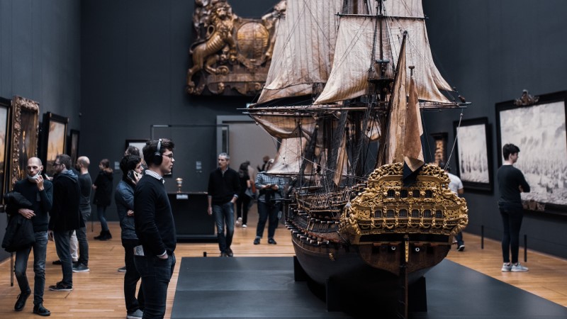 Exhibición de barcos del museo Rijksmuseum de Ámsterdam